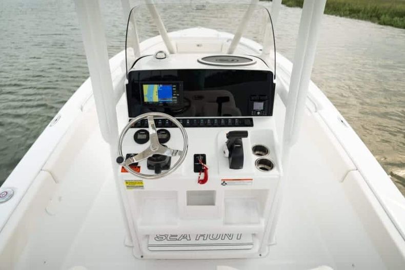 Thumbnail 8 for New 2022 Sea Hunt Ultra 219 boat for sale in West Palm Beach, FL