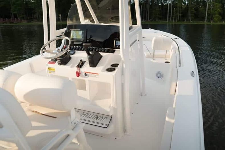 Thumbnail 9 for New 2022 Sea Hunt Ultra 229 boat for sale in West Palm Beach, FL