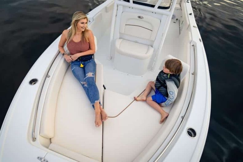 Thumbnail 7 for New 2022 Sea Hunt Ultra 229 boat for sale in West Palm Beach, FL