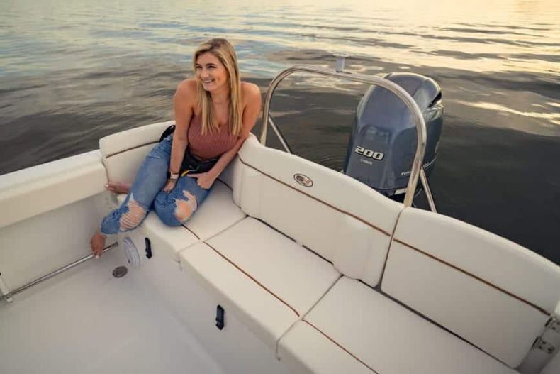 Thumbnail 8 for New 2022 Sea Hunt Ultra 229 boat for sale in West Palm Beach, FL