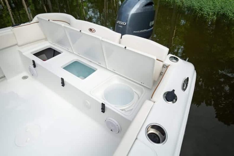 Thumbnail 26 for New 2022 Sea Hunt Ultra 234 boat for sale in West Palm Beach, FL