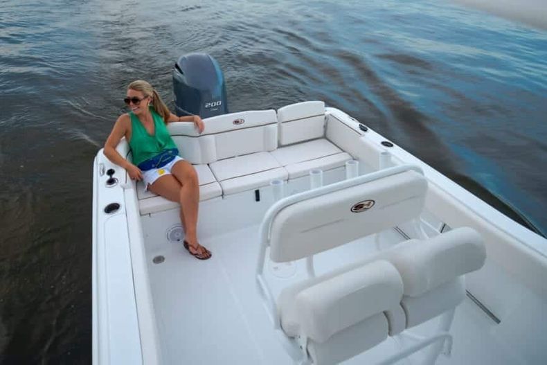 Thumbnail 15 for New 2022 Sea Hunt Ultra 234 boat for sale in West Palm Beach, FL
