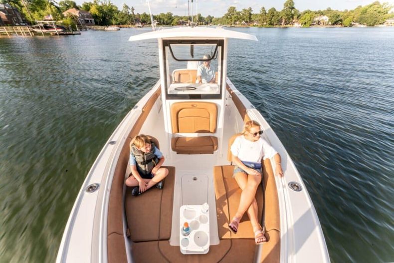 Thumbnail 9 for New 2022 Sea Hunt Ultra 255 SE boat for sale in West Palm Beach, FL