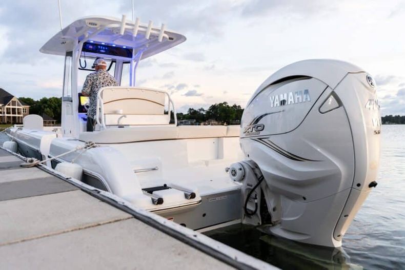 Thumbnail 30 for New 2022 Sea Hunt Escape 27 boat for sale in West Palm Beach, FL