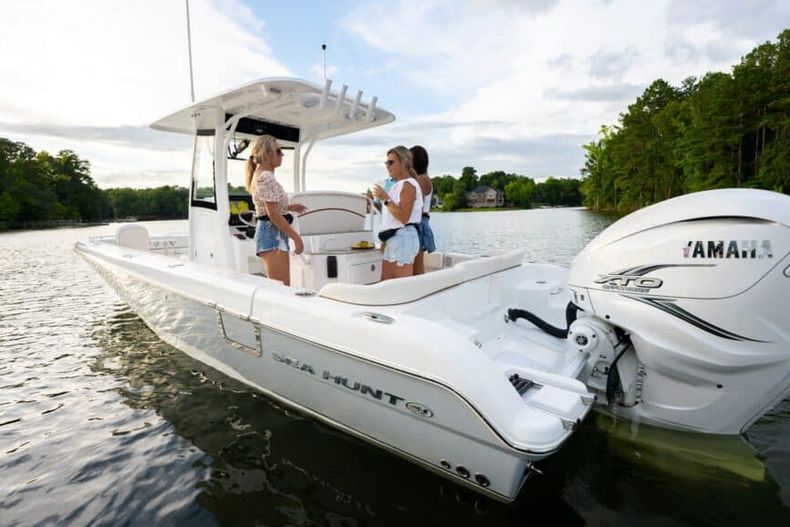 Thumbnail 15 for New 2022 Sea Hunt Escape 27 boat for sale in West Palm Beach, FL