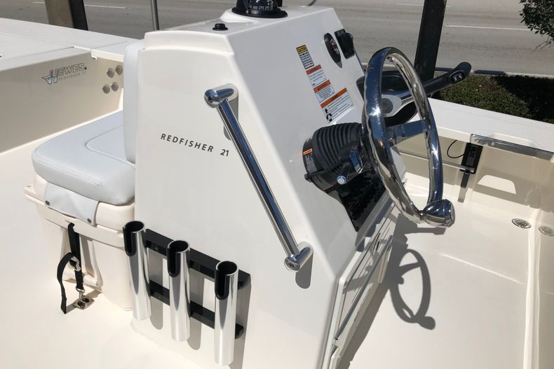 Thumbnail 21 for New 2021 Hewes Redfisher 21 boat for sale in Vero Beach, FL