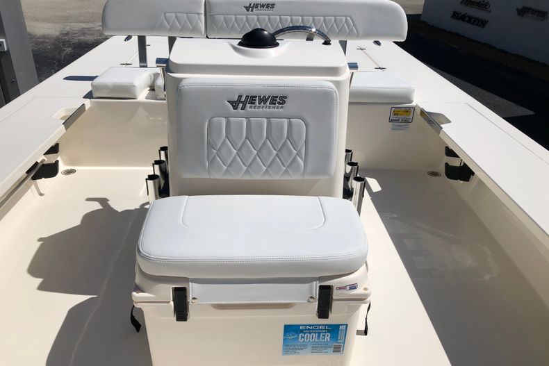 Thumbnail 14 for New 2021 Hewes Redfisher 21 boat for sale in Vero Beach, FL