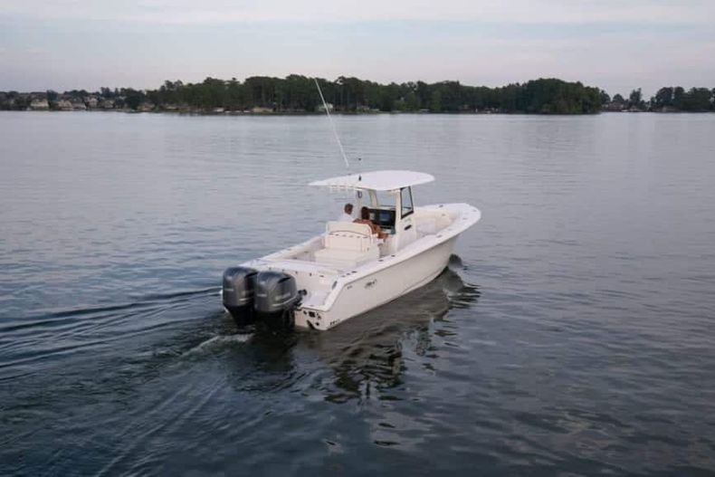 Thumbnail 3 for New 2022 Sea Hunt Gamefish 30 FS boat for sale in West Palm Beach, FL