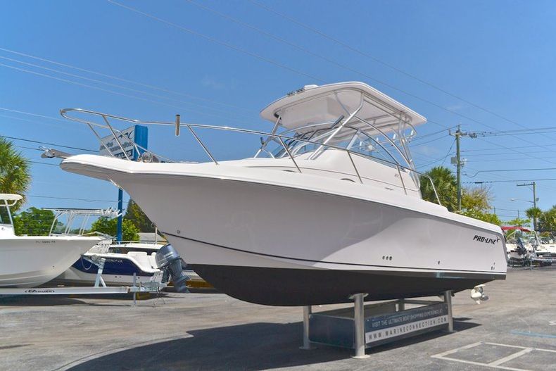 Thumbnail 3 for Used 2000 Pro-Line 27 Walk boat for sale in West Palm Beach, FL