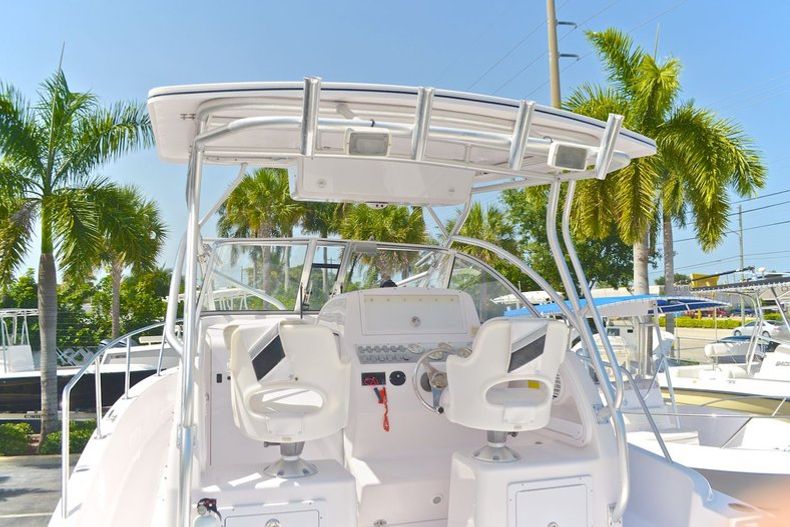 Thumbnail 27 for Used 2000 Pro-Line 27 Walk boat for sale in West Palm Beach, FL