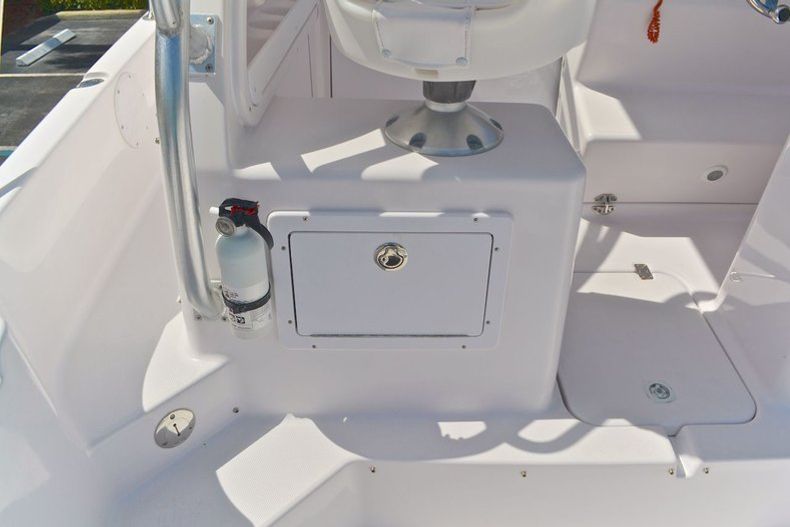 Thumbnail 52 for Used 2000 Pro-Line 27 Walk boat for sale in West Palm Beach, FL