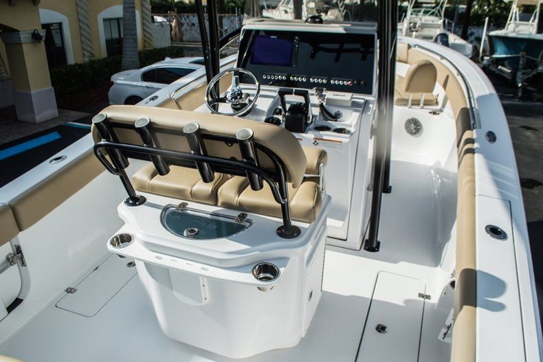 Thumbnail 8 for New 2016 Sportsman Open 252 Center Console boat for sale in Miami, FL