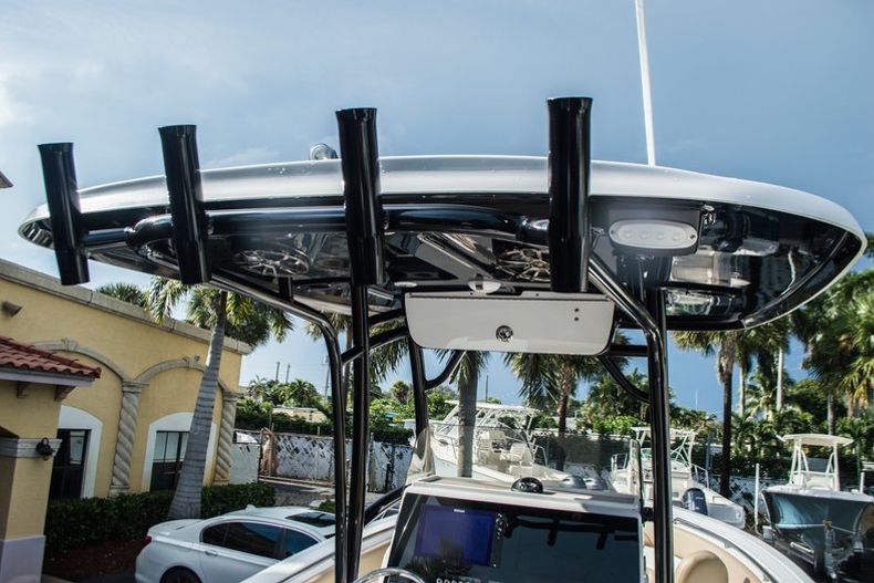 Thumbnail 9 for New 2016 Sportsman Open 252 Center Console boat for sale in Miami, FL