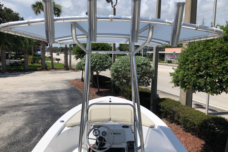 Thumbnail 8 for Used 2017 Sportsman 20 Island Bay boat for sale in Vero Beach, FL