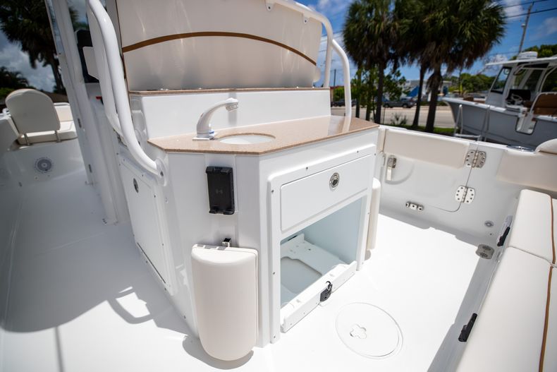 Thumbnail 21 for New 2022 Sea Hunt Escape 25 boat for sale in Vero Beach, FL