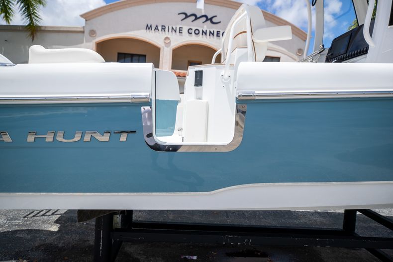Thumbnail 9 for New 2022 Sea Hunt Escape 25 boat for sale in Vero Beach, FL