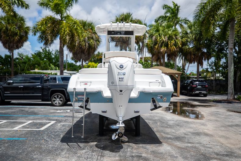 Thumbnail 7 for New 2022 Sea Hunt Escape 25 boat for sale in Vero Beach, FL