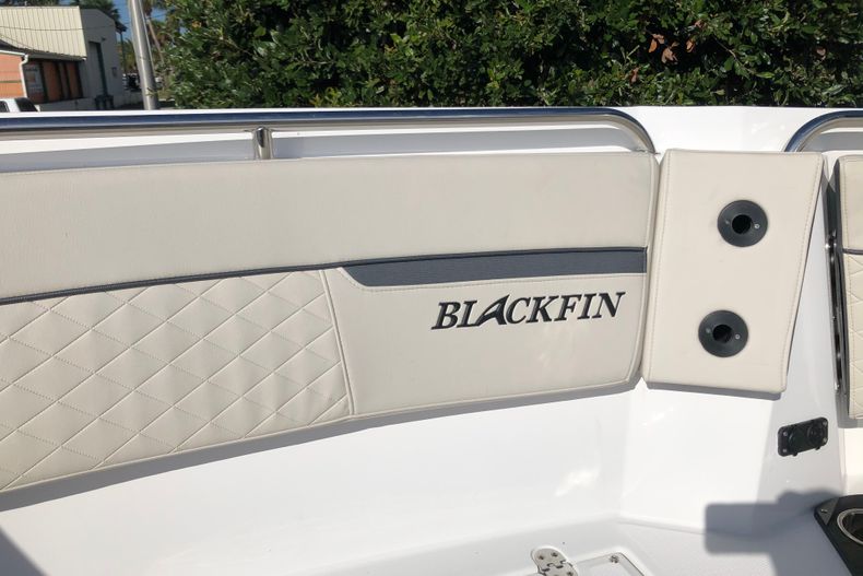 Thumbnail 18 for New 2022 Blackfin 272CC boat for sale in Fort Lauderdale, FL