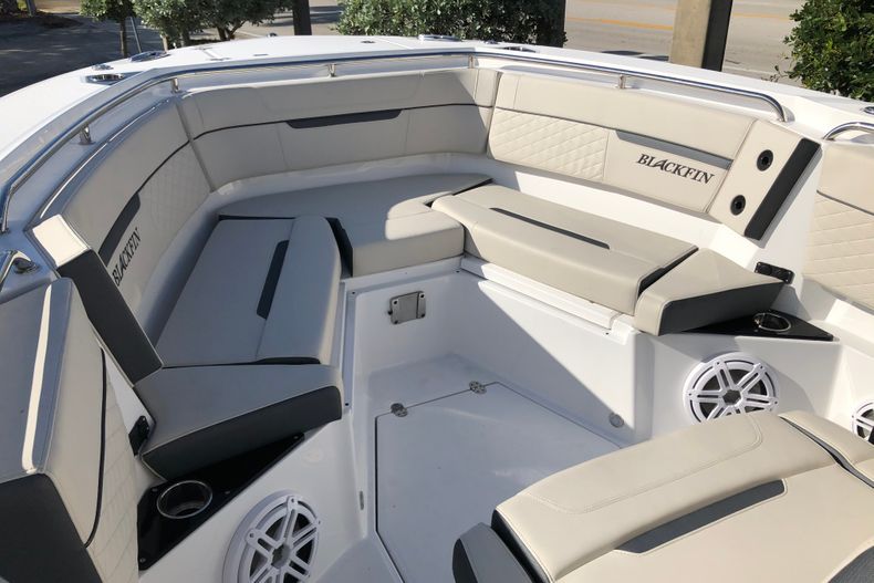 Thumbnail 20 for New 2022 Blackfin 272CC boat for sale in Fort Lauderdale, FL