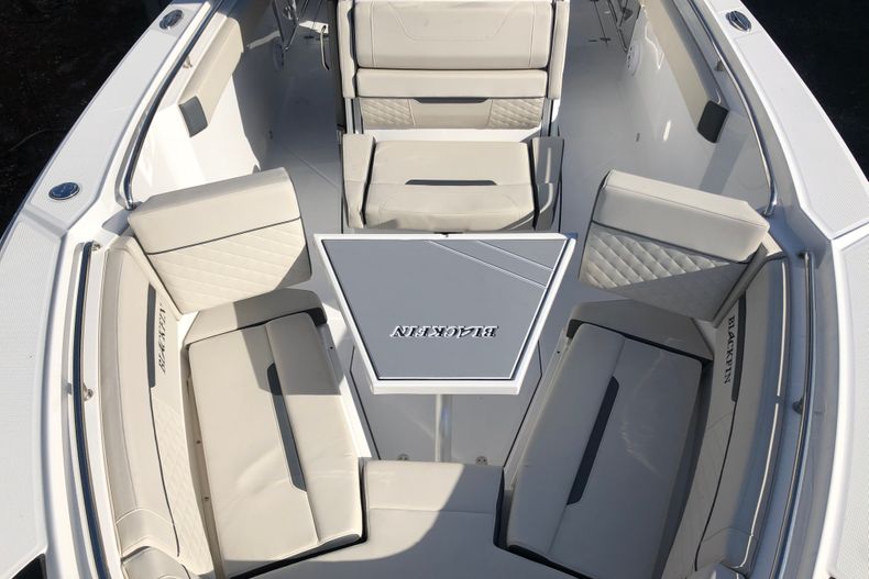 Thumbnail 22 for New 2022 Blackfin 272CC boat for sale in Fort Lauderdale, FL