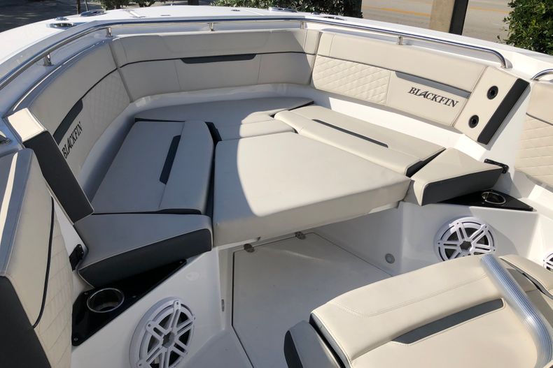 Thumbnail 24 for New 2022 Blackfin 272CC boat for sale in Fort Lauderdale, FL