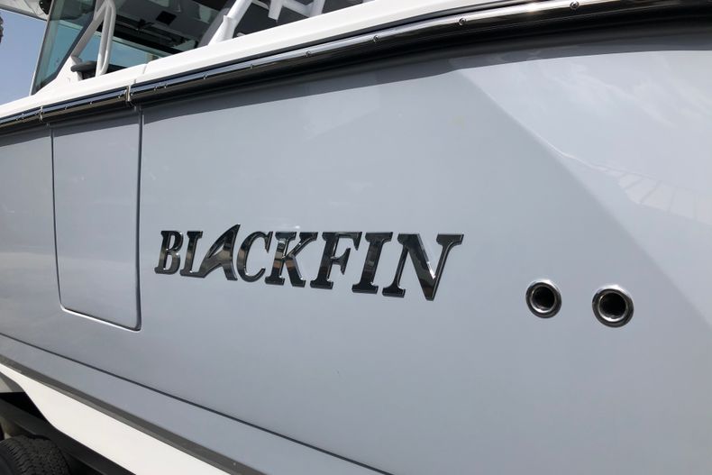 Thumbnail 9 for New 2022 Blackfin 332CC boat for sale in Vero Beach, FL