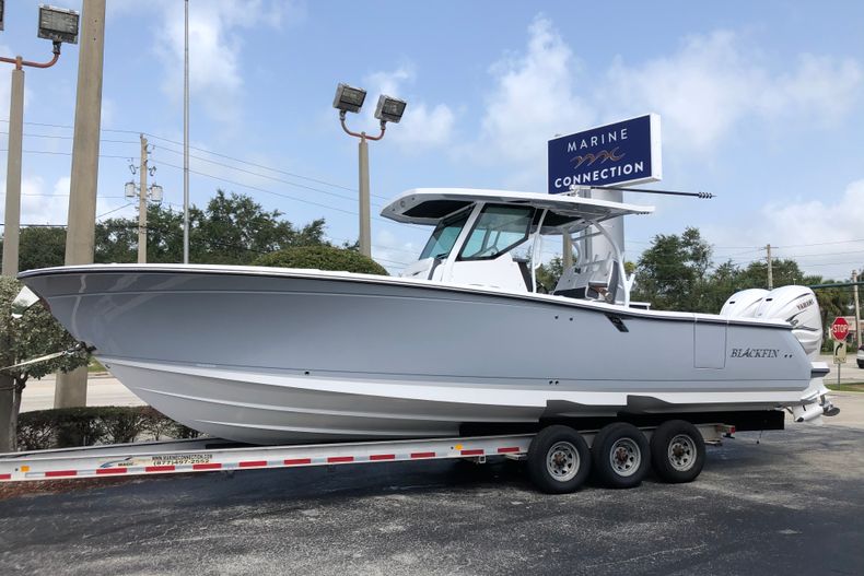 Thumbnail 0 for New 2022 Blackfin 332CC boat for sale in Vero Beach, FL