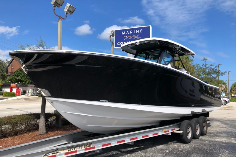 Thumbnail 1 for New 2022 Blackfin 332CC boat for sale in Vero Beach, FL