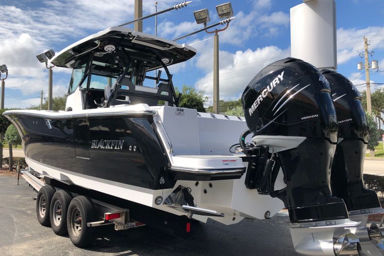 Thumbnail 3 for New 2022 Blackfin 332CC boat for sale in Vero Beach, FL