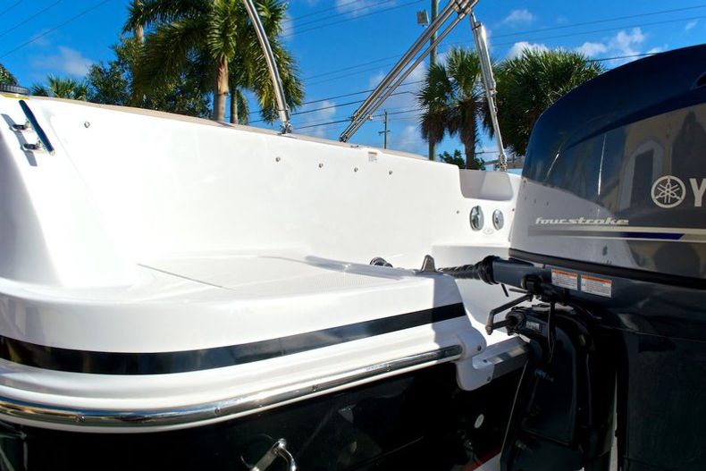 Thumbnail 12 for New 2014 Hurricane SunDeck Sport SS 201 OB boat for sale in West Palm Beach, FL