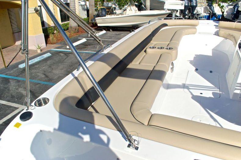 Thumbnail 19 for New 2014 Hurricane SunDeck Sport SS 201 OB boat for sale in West Palm Beach, FL