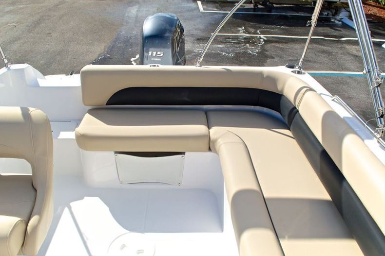 Thumbnail 24 for New 2014 Hurricane SunDeck Sport SS 201 OB boat for sale in West Palm Beach, FL