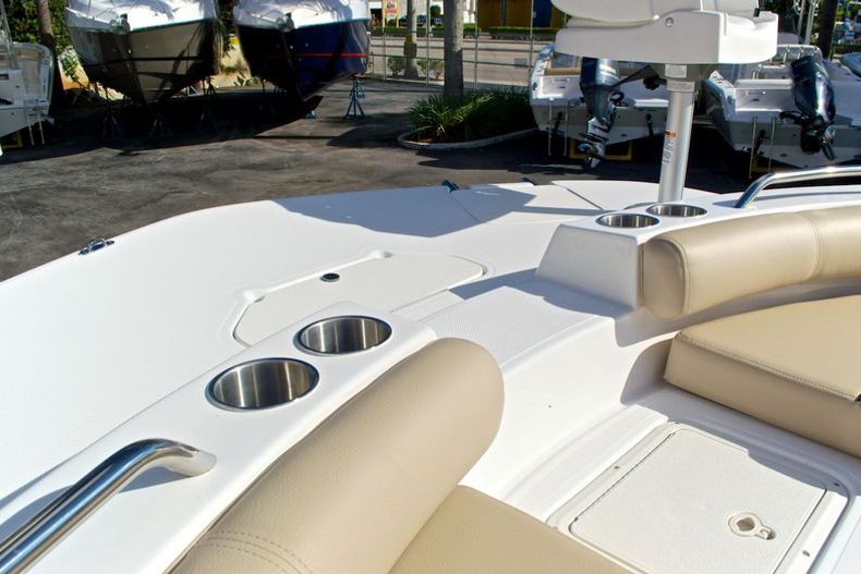 Thumbnail 52 for New 2014 Hurricane SunDeck Sport SS 201 OB boat for sale in West Palm Beach, FL