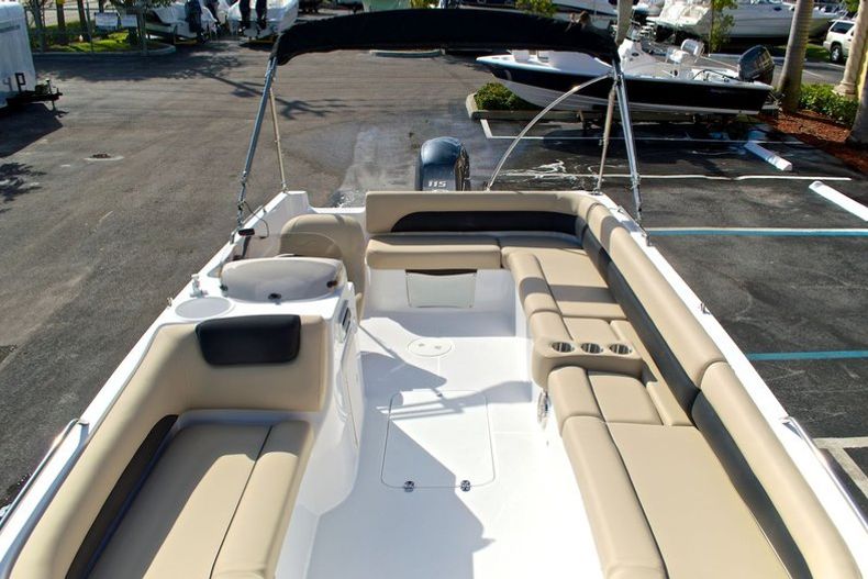 Thumbnail 55 for New 2014 Hurricane SunDeck Sport SS 201 OB boat for sale in West Palm Beach, FL