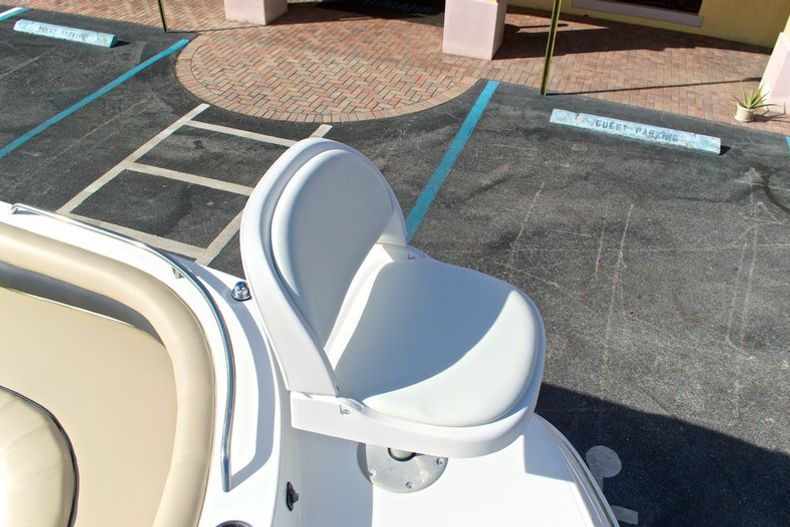 Thumbnail 59 for New 2014 Hurricane SunDeck Sport SS 201 OB boat for sale in West Palm Beach, FL