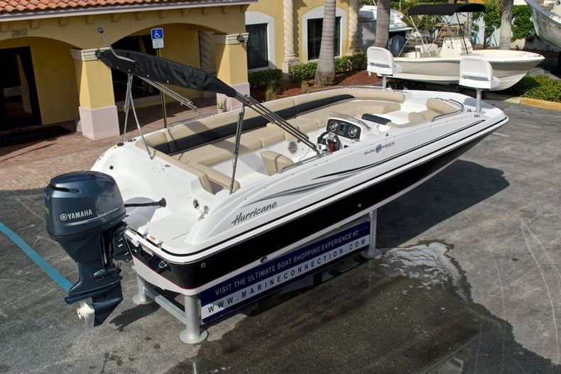 Thumbnail 63 for New 2014 Hurricane SunDeck Sport SS 201 OB boat for sale in West Palm Beach, FL
