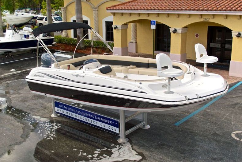 Thumbnail 65 for New 2014 Hurricane SunDeck Sport SS 201 OB boat for sale in West Palm Beach, FL