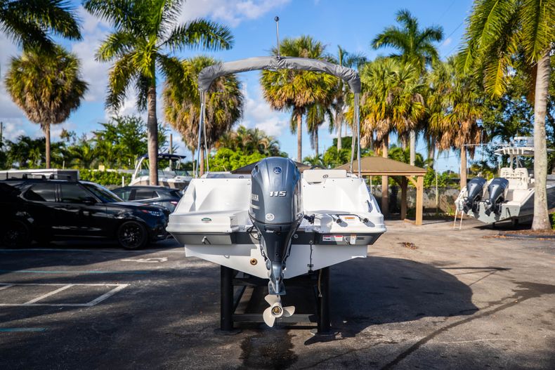 Thumbnail 6 for New 2022 Hurricane SunDeck Sport SS 185 OB boat for sale in West Palm Beach, FL