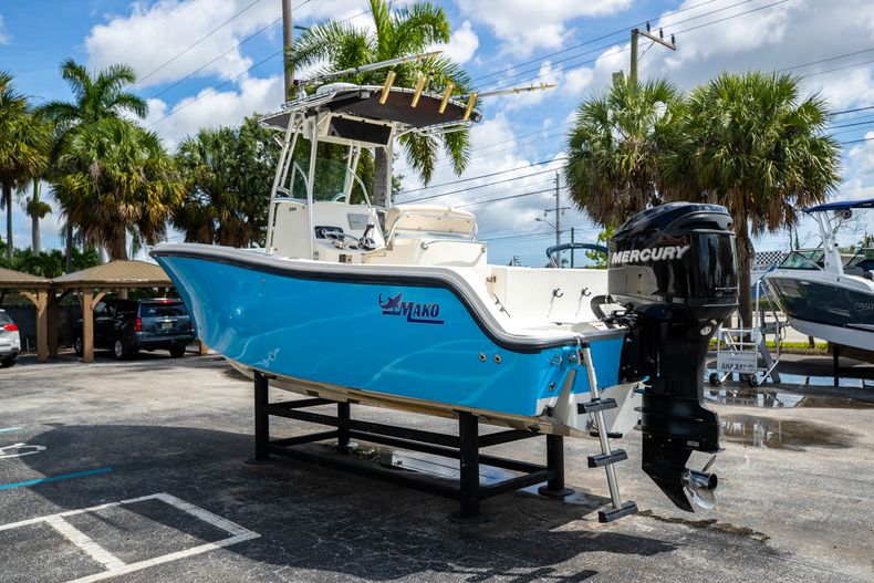 Thumbnail 7 for Used 2007 Mako 234 CC Center Console boat for sale in West Palm Beach, FL