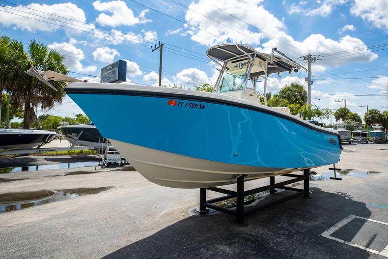 Thumbnail 4 for Used 2007 Mako 234 CC Center Console boat for sale in West Palm Beach, FL