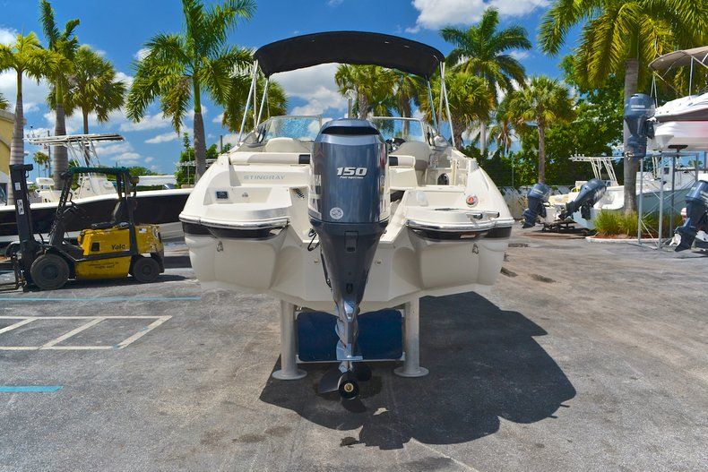 Thumbnail 7 for New 2013 Stingray 234 LR Outboard Bowrider boat for sale in West Palm Beach, FL