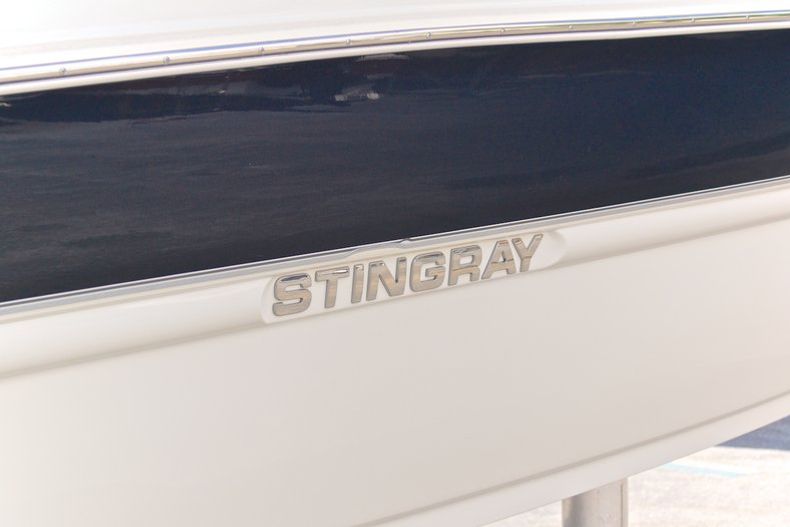 Thumbnail 9 for New 2013 Stingray 234 LR Outboard Bowrider boat for sale in West Palm Beach, FL