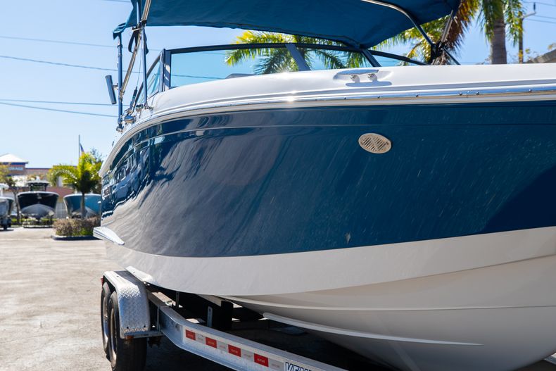 Thumbnail 2 for Used 2018 Cobalt 25SC boat for sale in Stuart, FL