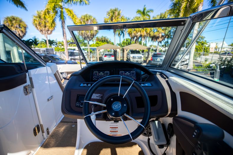 Thumbnail 23 for Used 2018 Cobalt 25SC boat for sale in West Palm Beach, FL