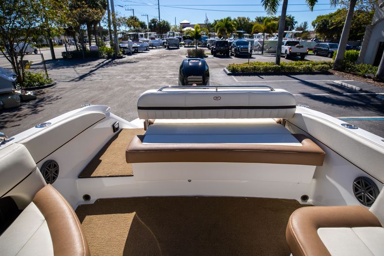 Thumbnail 19 for Used 2018 Cobalt 25SC boat for sale in West Palm Beach, FL