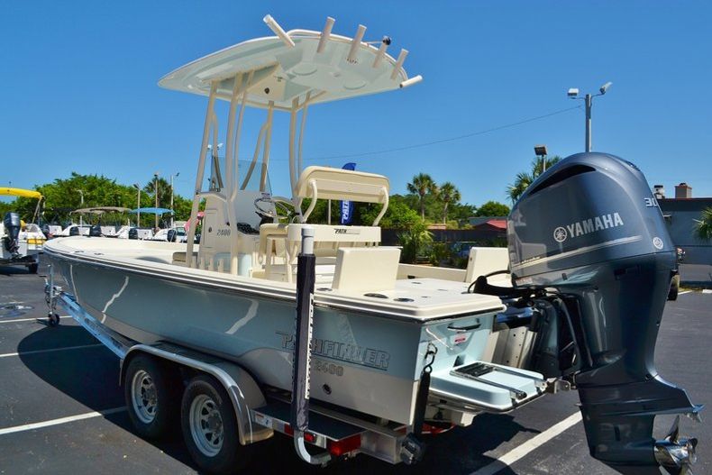 Thumbnail 4 for  2014 Pathfinder 2400 TRS Bay Boat boat for sale in Vero Beach, FL