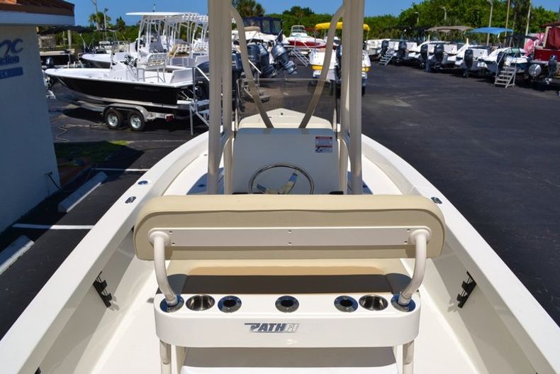 Thumbnail 16 for  2014 Pathfinder 2400 TRS Bay Boat boat for sale in Vero Beach, FL