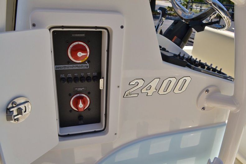 Thumbnail 24 for  2014 Pathfinder 2400 TRS Bay Boat boat for sale in Vero Beach, FL