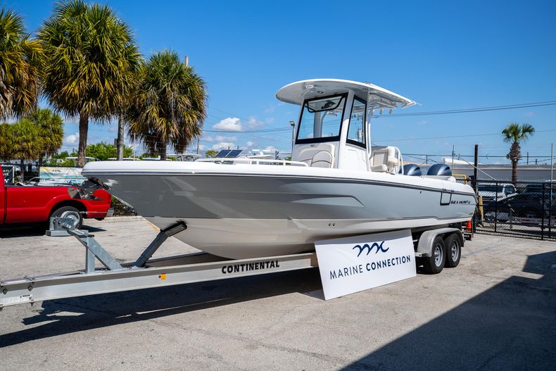Thumbnail 3 for New 2022 Sea Hunt Escape 27 boat for sale in Vero Beach, FL