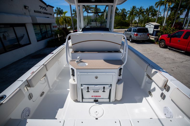 Thumbnail 9 for New 2022 Sea Hunt Escape 27 boat for sale in Vero Beach, FL